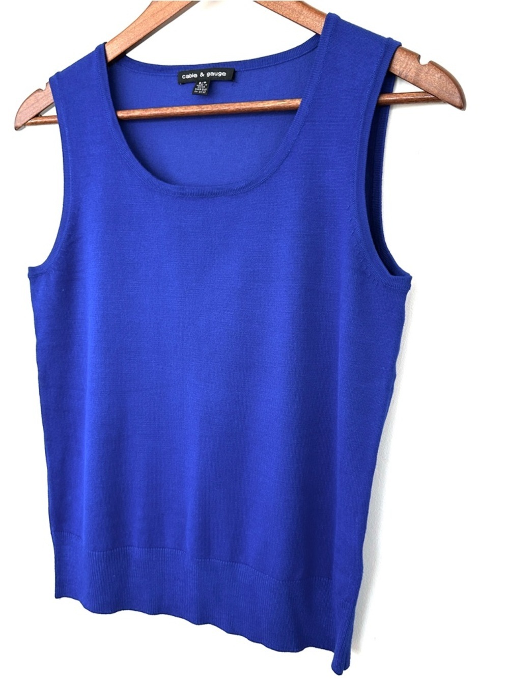 Cable & Gauge Women's Sleeveless Scoop Neck Tank - Royal Blue